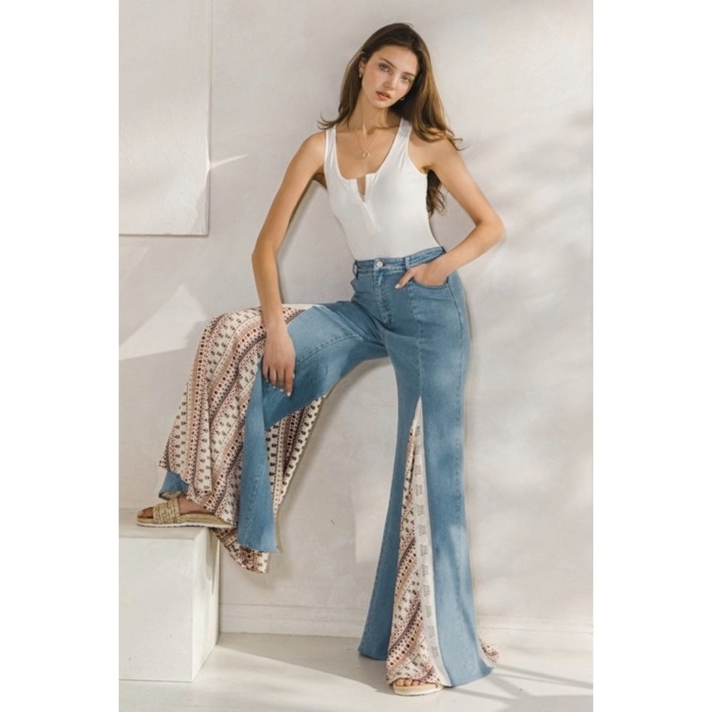 Wisteria Boho Floral Print & Lace High Rise Flare Leg Stretch Jeans - Picture 3 of 9